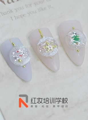 海口紅妝培訓學(xué)校超溫柔浪漫的聖誕水晶球美甲作(zuò)品