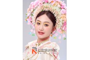 海口化妝培訓|紅妝學(xué)校簪花(huā)妝容作(zuò)品也太仙了吧