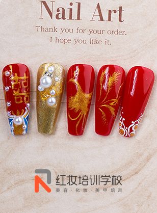 新(xīn)娘紅色婚甲來啦_紅妝美甲培訓學(xué)校中(zhōng)式秀禾甲貴氣又(yòu)喜慶！